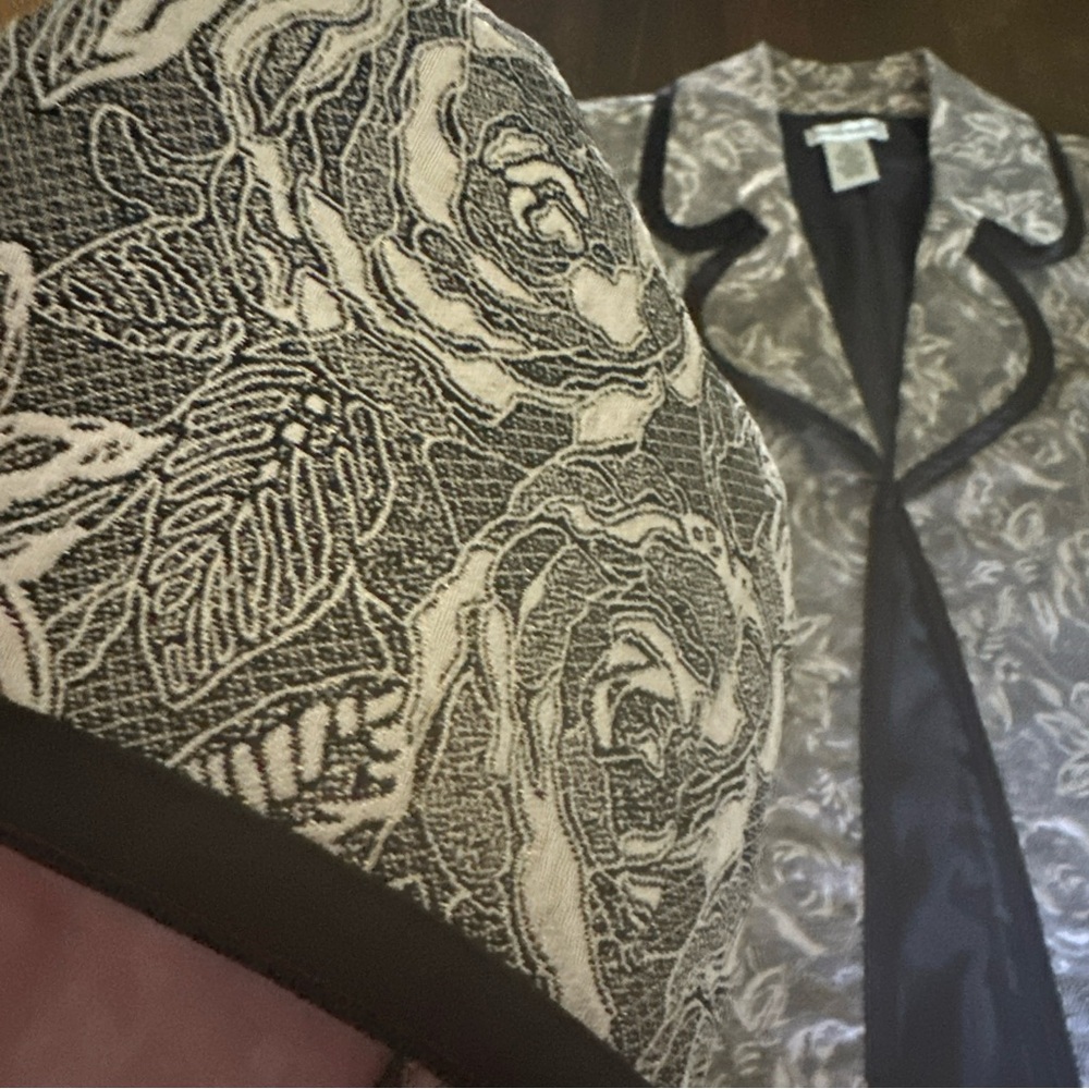 Laura Ashley Blazer Tapestry Jacket Womens M Floral‎ Black Gold Party Office - Picture 3 of 8